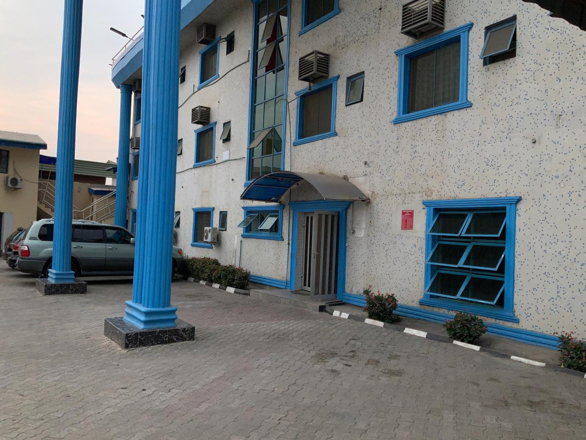 Senators Suites And Towers Hotel Omole Exterior photo